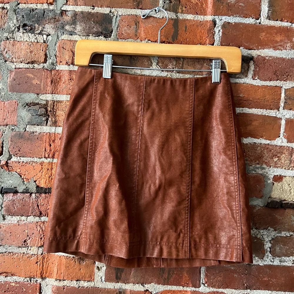 FREE PEOPLE FAUX LEATHER SKIRT size 0